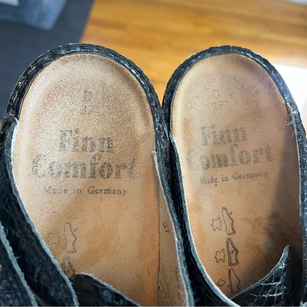 Finn Comfort Made in Germany Size 37 Black Leather Embossed Clog Slip On Shoes - Picture 3 of 9